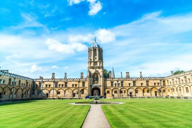 University of Oxford: Pusat Pendidikan dan Penelitian Terkenal di Dunia