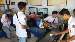 Peran Pendidikan Musik dalam Memperkaya Kecerdasan Anak: Mengasah Keterampilan Kognitif dan Emosional